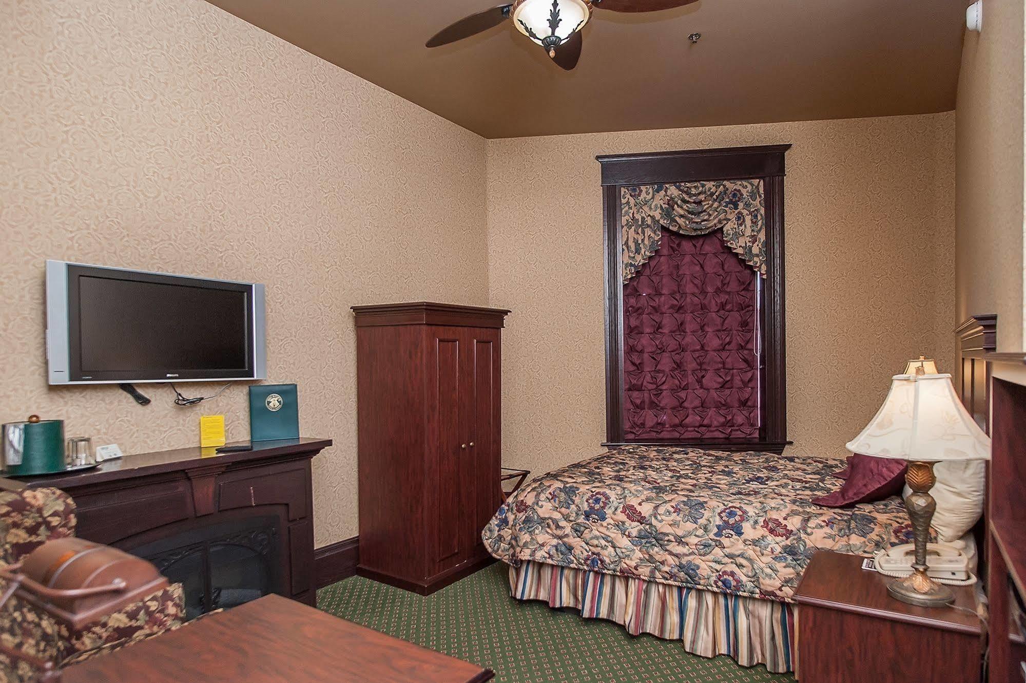 Hickok'S Hotel And Gaming Дедууд Екстериор снимка