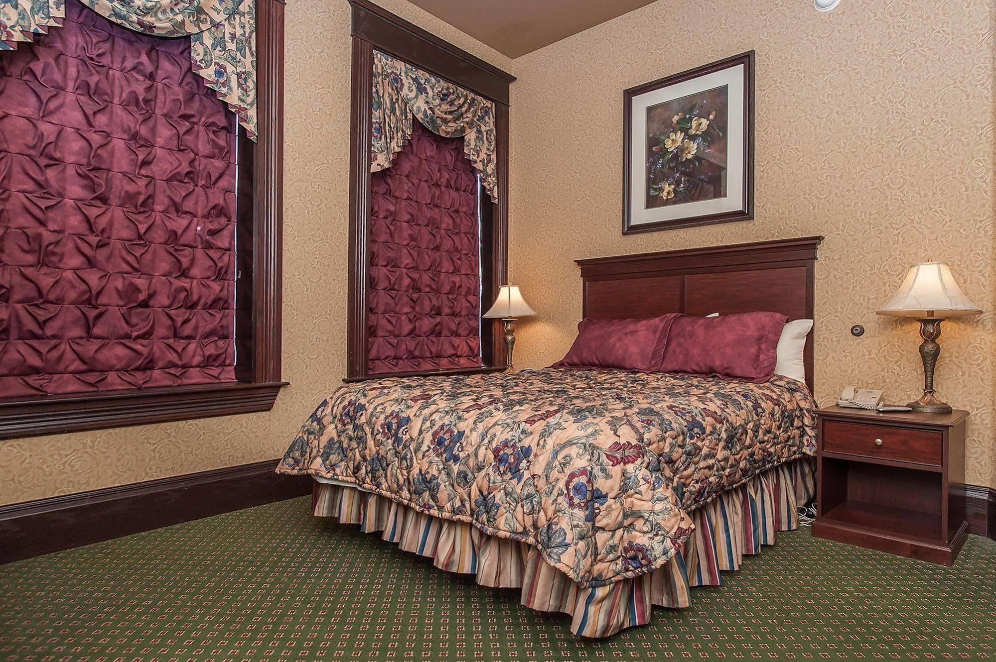 Hickok'S Hotel And Gaming Дедууд Екстериор снимка